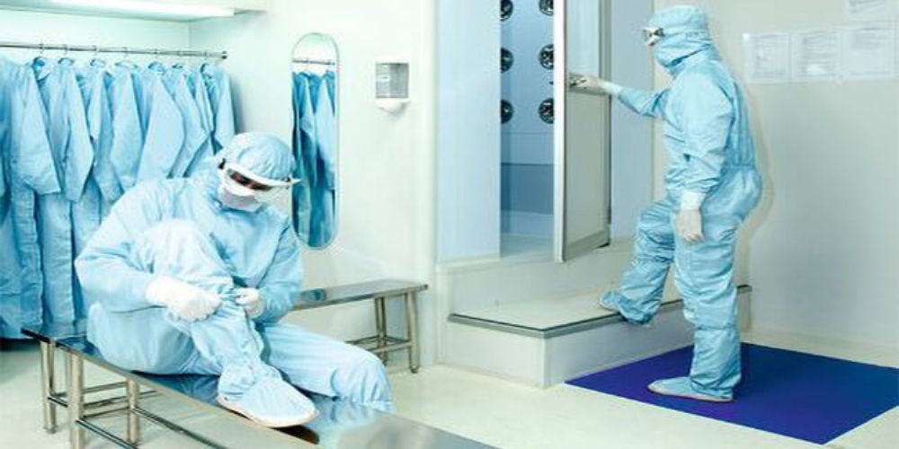 Sử dụng bao bọc giày trong phòng sạch