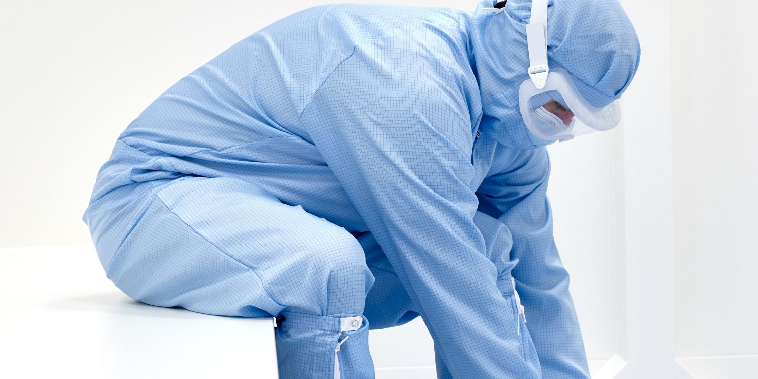 Hướng Dẫn Bảo Quản và Tái Sử Dụng Quần Áo Phòng Sạch