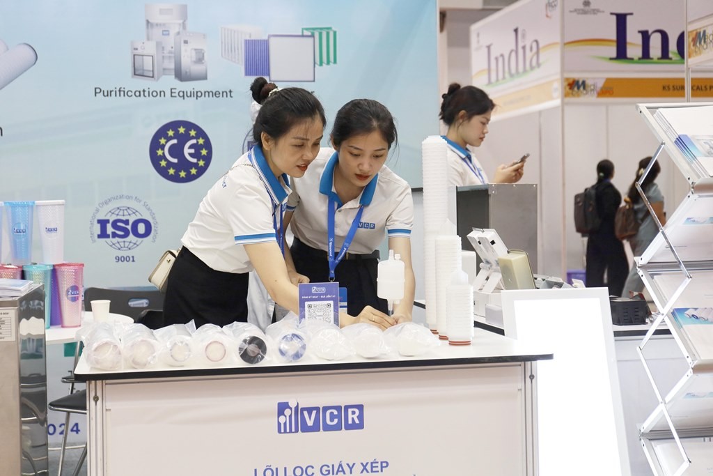 Công ty Thiết bị phòng sạch VCR